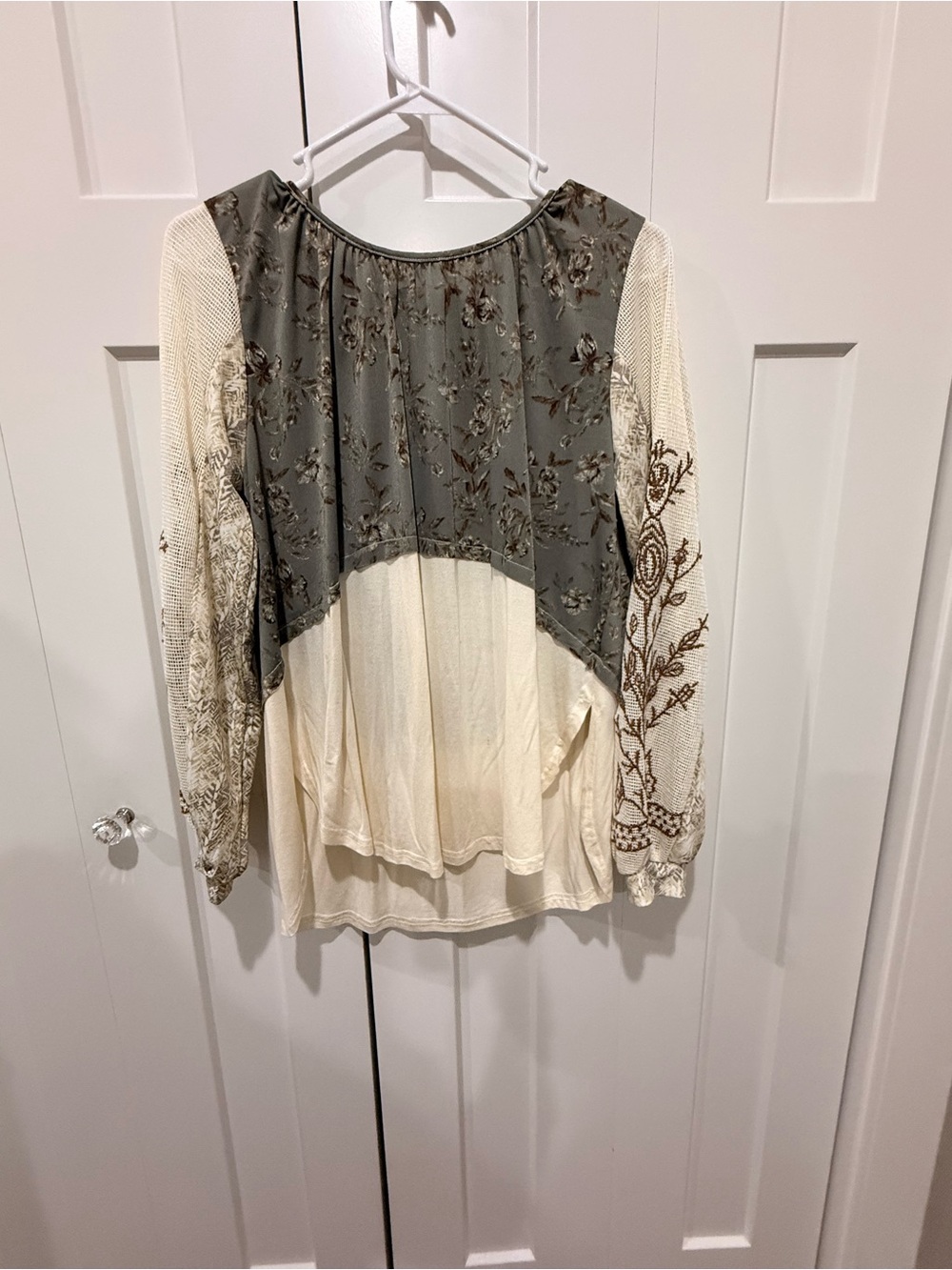 gimmicks by BKE Olive Floral Yoke Cream Panel Boho Tunic
